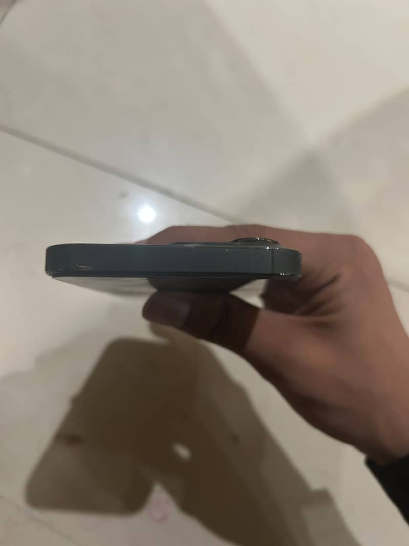 Apple iPhone 13 Pro 1