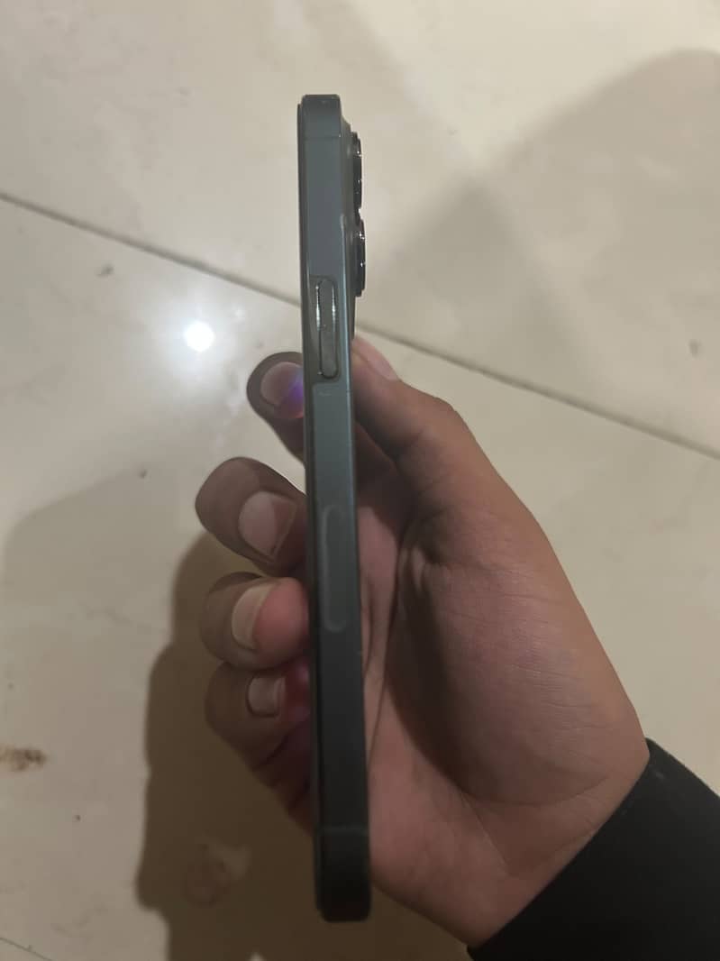 Apple iPhone 13 Pro 4