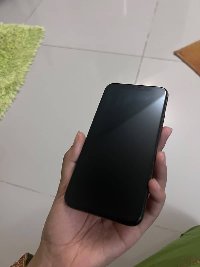 Apple iPhone X 0