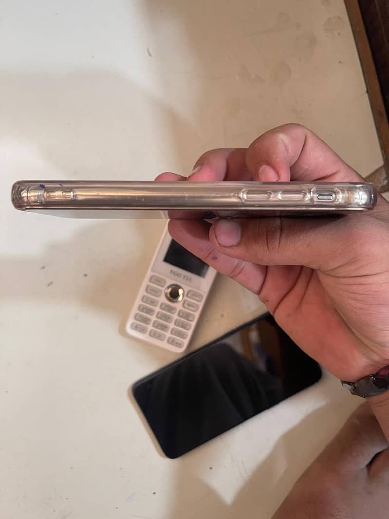 Apple iPhone X 3