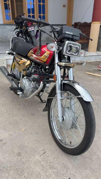 Honda 125 Gold edition