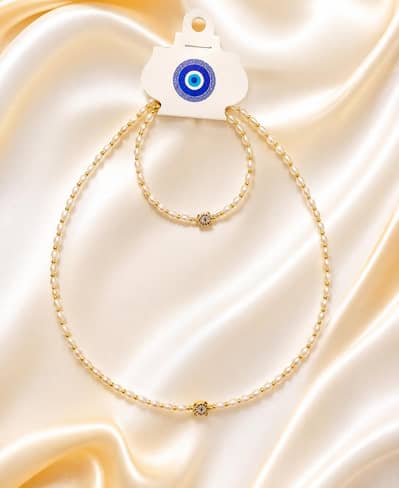 beautiful necklace and bracelet set