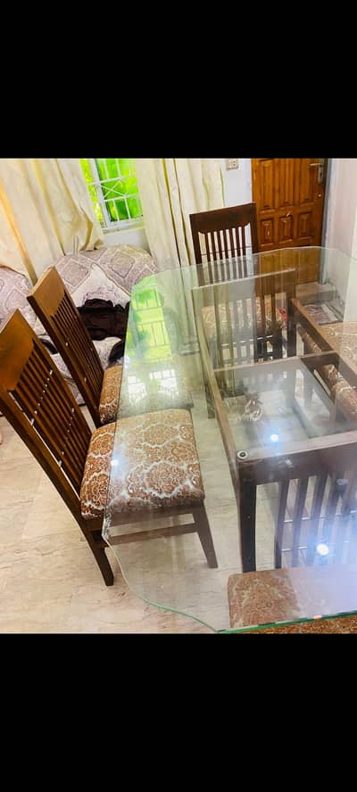 dinning table with 6 chair