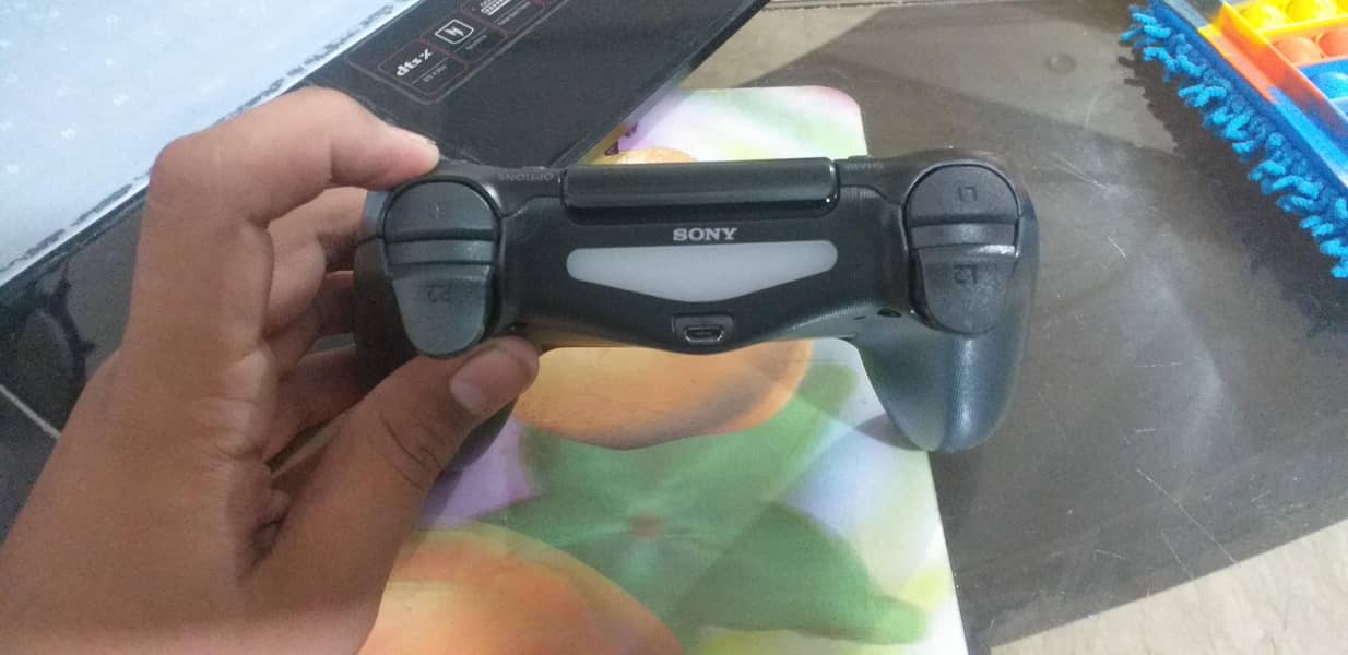 original dualshock 4 controller (ps4 controller) 3