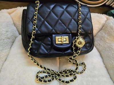 Trendy Ladies Bag Collection – Evening Glam, Office & Casual Wear!