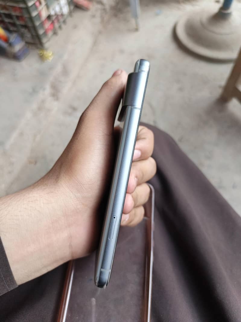GOOGLE PIXEL 8 11