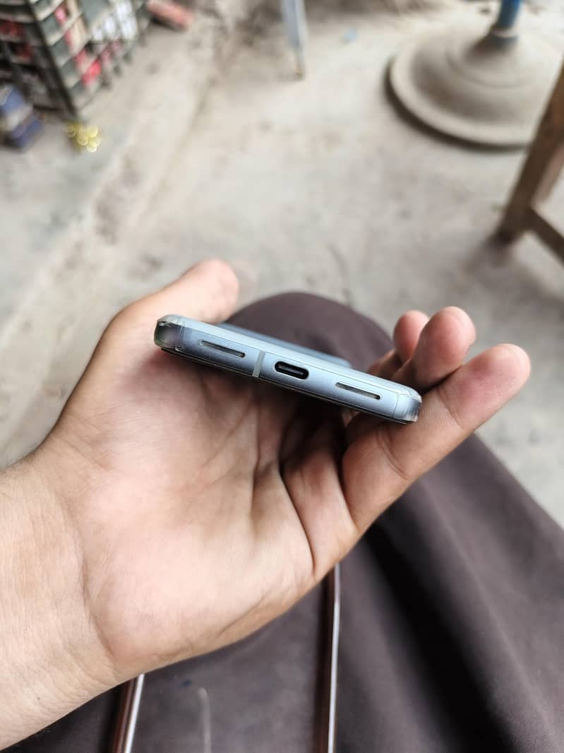 GOOGLE PIXEL 8 12