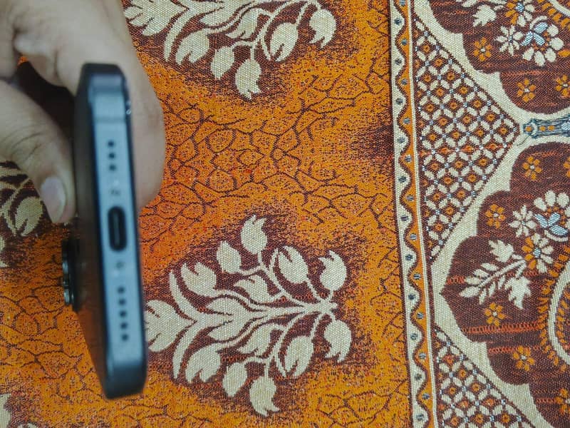 Apple iPhone 15 2
