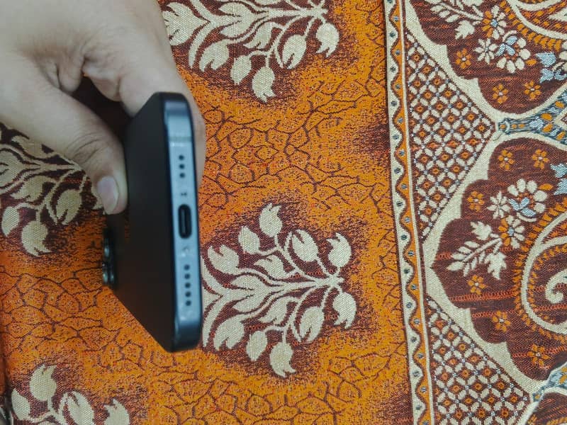 Apple iPhone 15 5