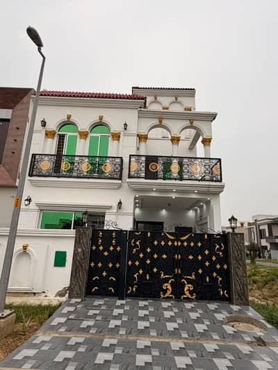 5 Marla Beautiful House for Sale in Bahria Orchard Block A | Prime Location