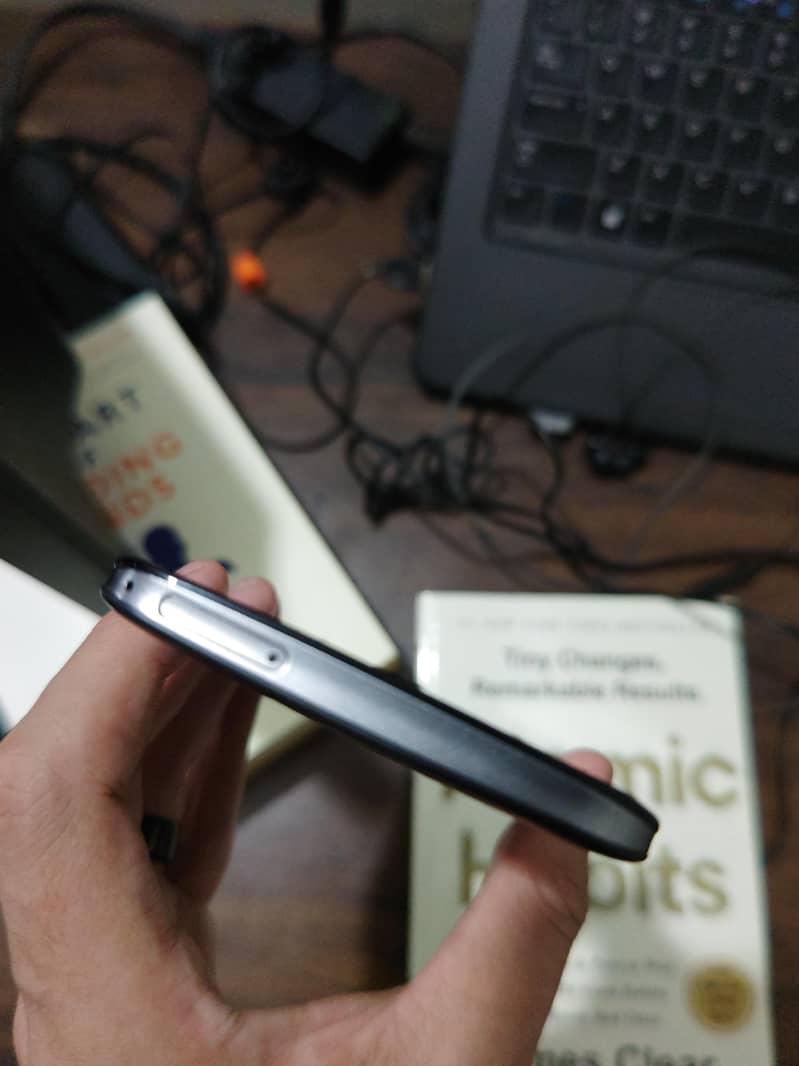 Sharp Aquos Zero 5