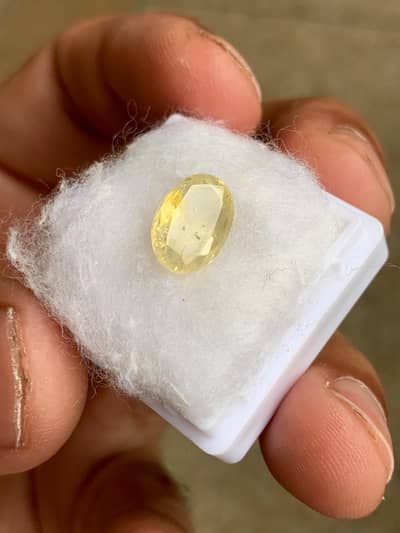 Ceylon yellow sapphire with certificate