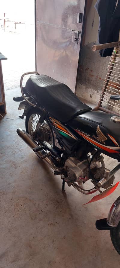 Honda 70 A1 condition 10 by 8 condition tire new battery okay all