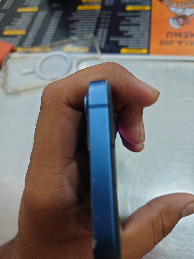 Apple iPhone 13 9