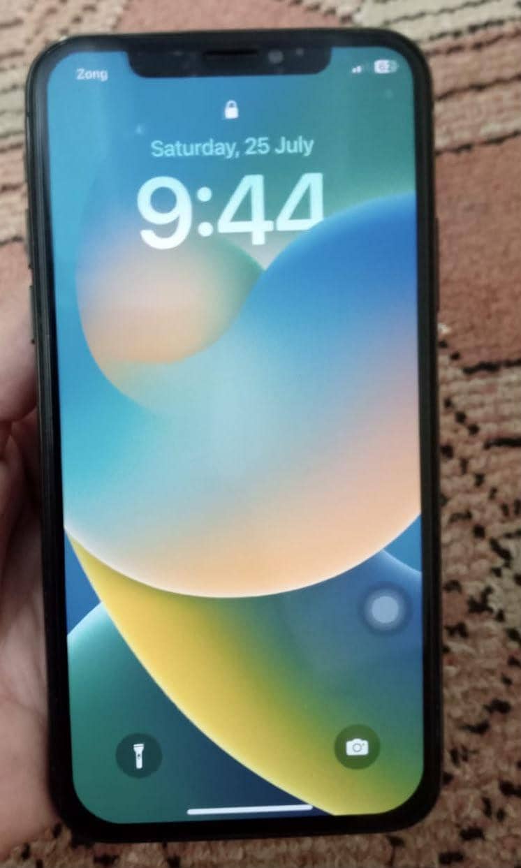 Apple iPhone X 4
