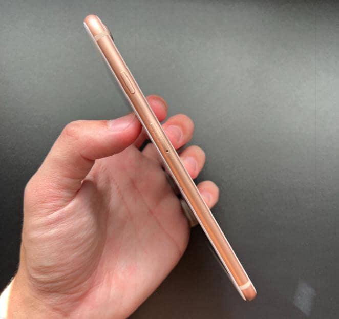 Apple iPhone 8 3