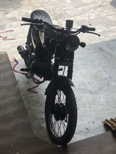 Customised cafe racer