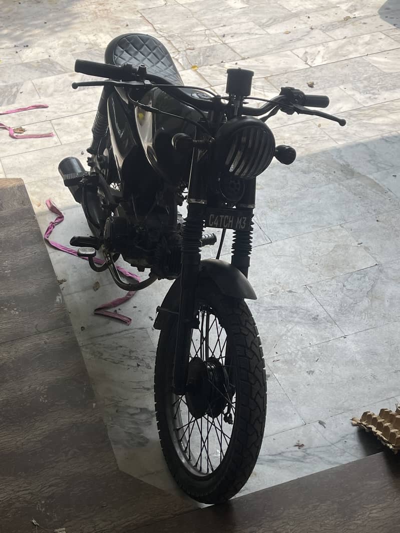 Customised cafe racer 0
