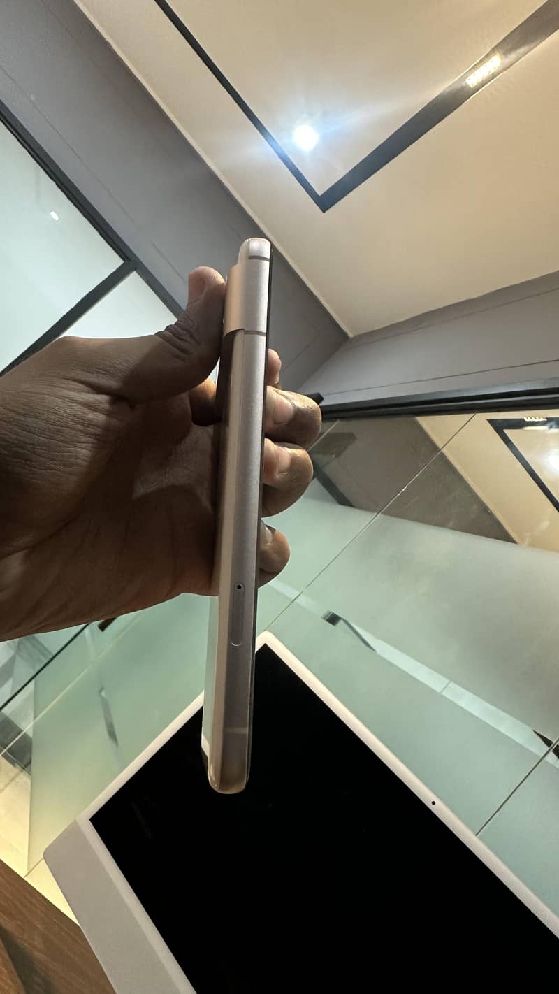 Google pixel 8 2