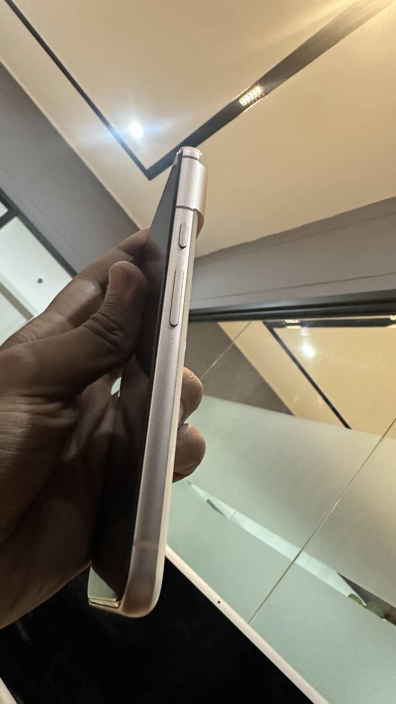 Google pixel 8 3