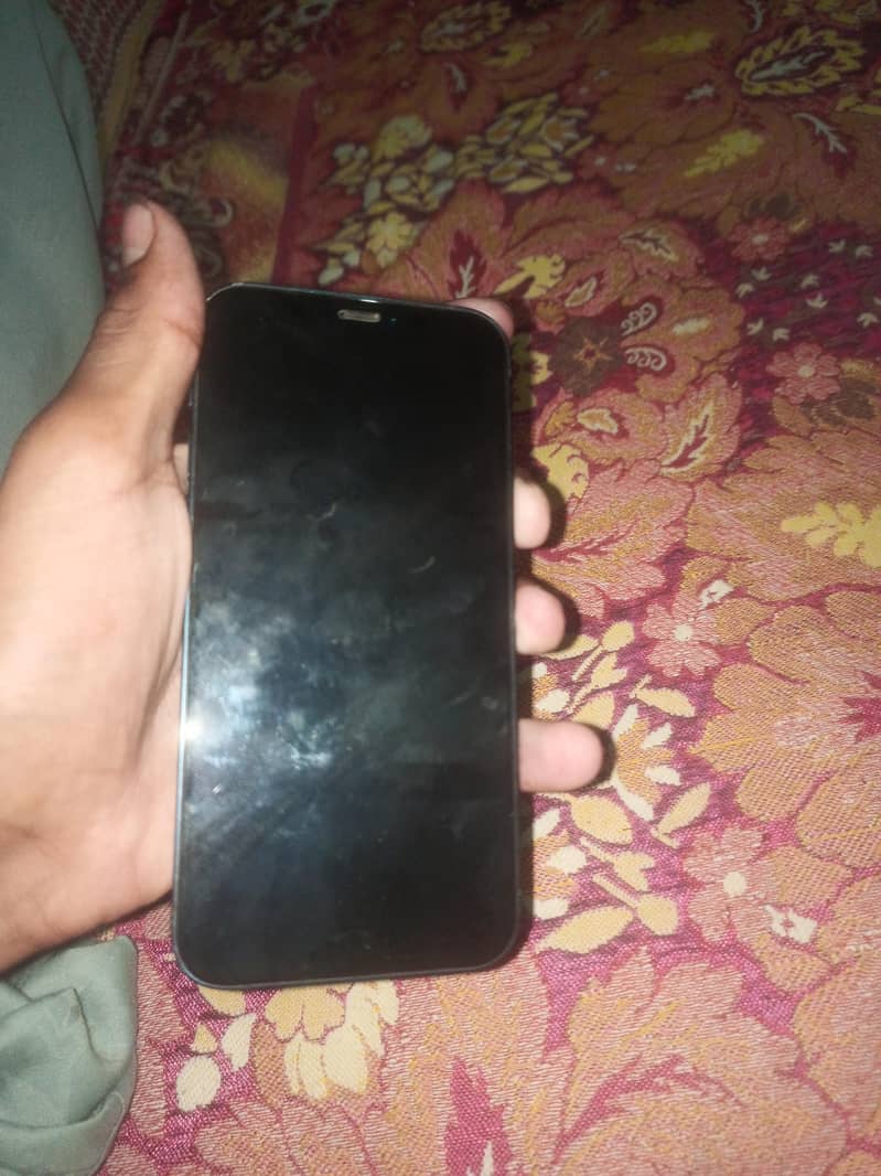 Apple iPhone 12 4