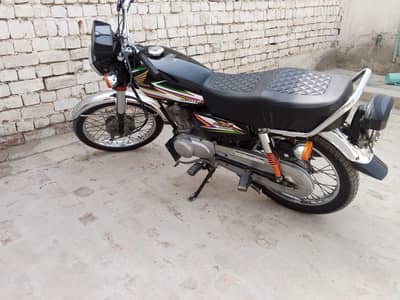 HONDA 125 BLACK COLOR