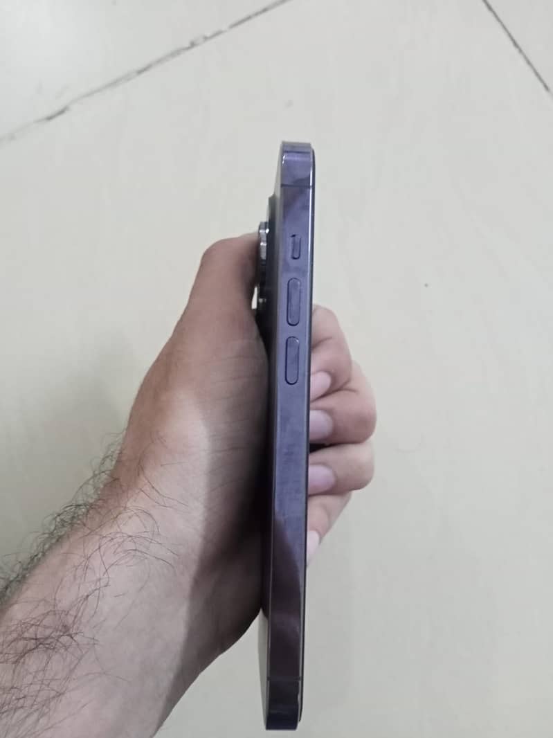 Apple iPhone 14 Pro 1