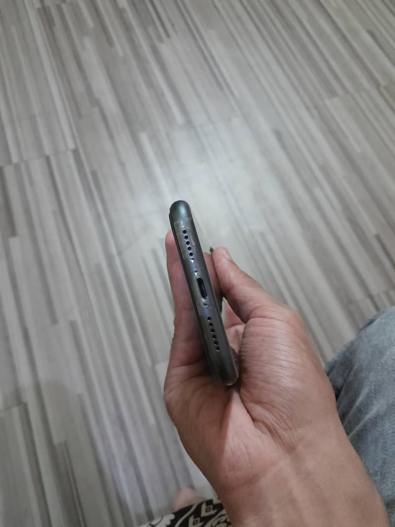 Apple iPhone 11 1