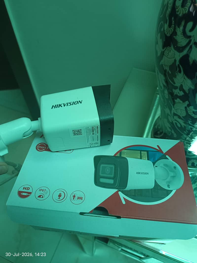Hikvision security camera 4 MP 1