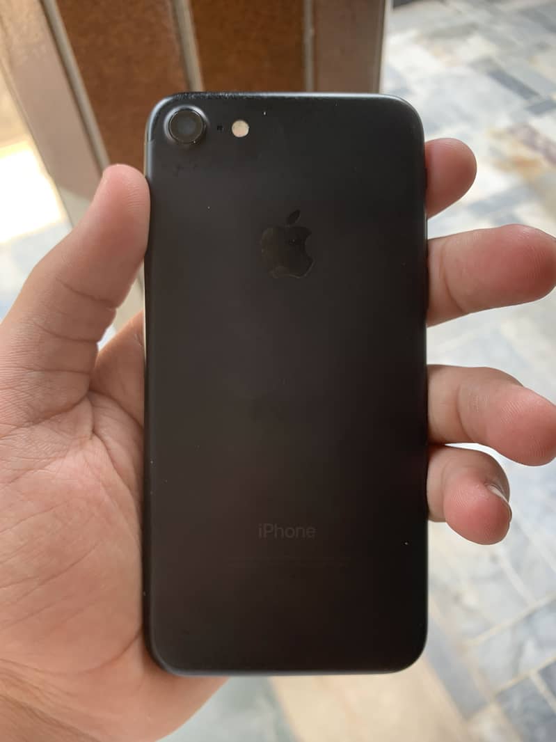 Apple iPhone 7 1