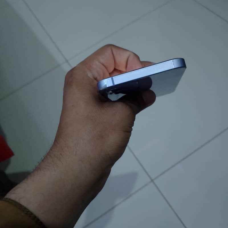 Apple iPhone 12 2