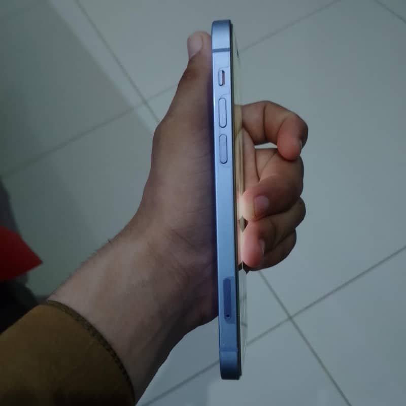 Apple iPhone 12 3