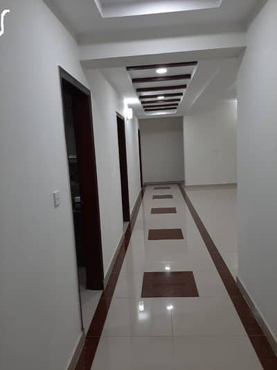 10 MARLA 3 BEDROOMS APARTMENT AVAILABLE FOR RENT
