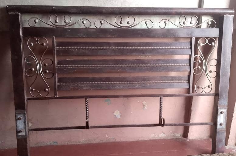 Iron Bed 0