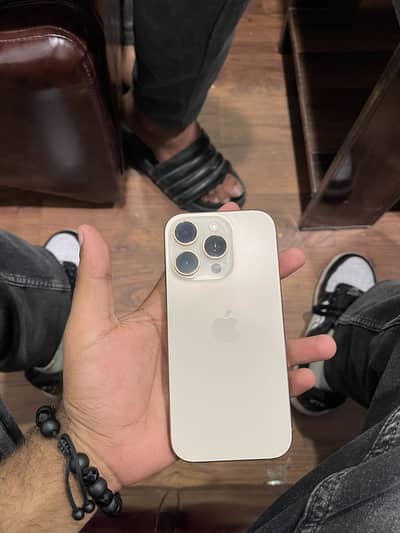 Apple iPhone 16 Pro