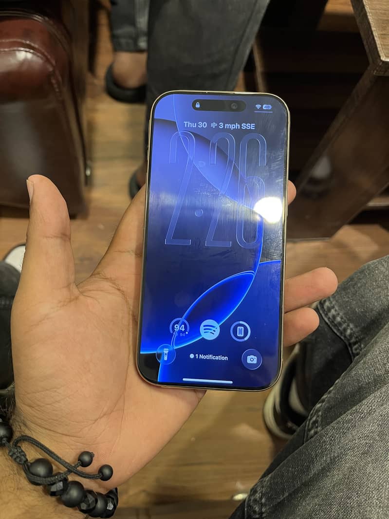 Apple iPhone 16 Pro 2