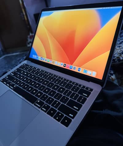 Apple Mac book Pro 2017 Retina display