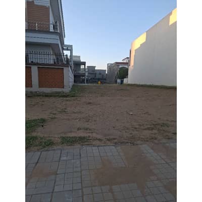 Abubaker Block 7 Marla Corner With Extra Plot For Sale Top Location Sun Face Solid Land Best Opportunity For Investment