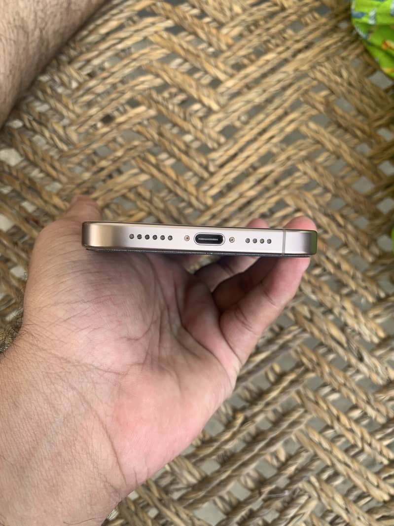 iPhone 16 pro max 0