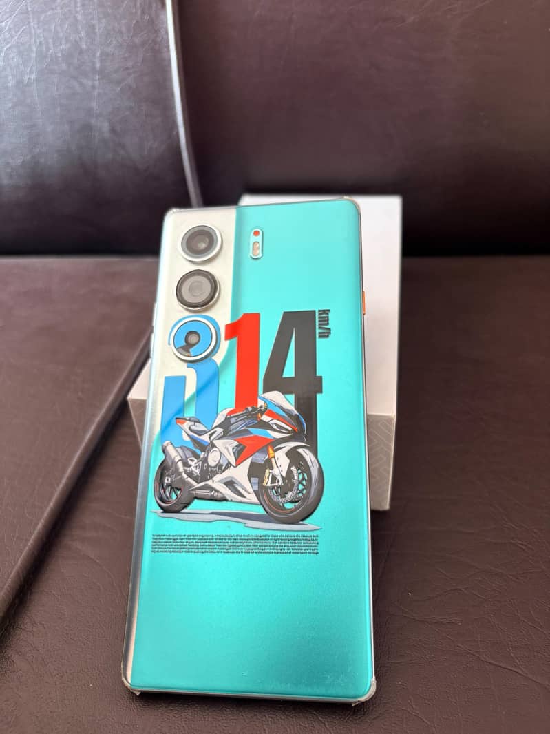 Tecno CAMON 40 Pro 7