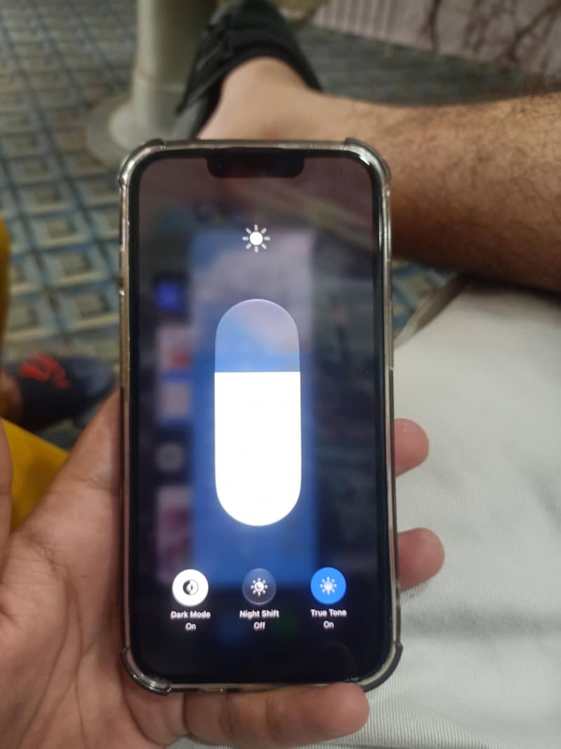 Apple iPhone 13 7