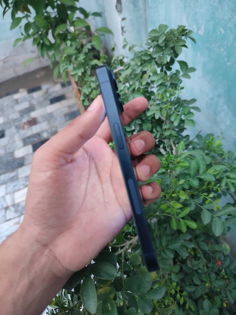 Apple iPhone 14 5