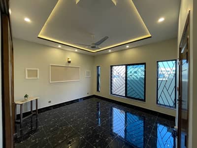 Umar Block 7 Marla Brand New Designer House For Sale A Plus Construction Owner Built Direct Main Boulevard Access Near To International Hospital Walking Distance From Mosque Commercial Park