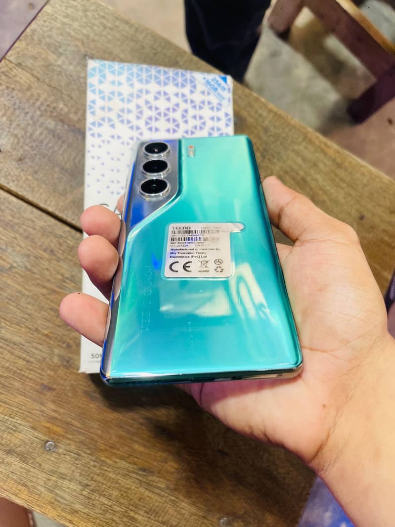 Tecno CAMON 40 Pro 0