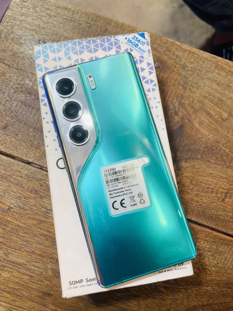 Tecno CAMON 40 Pro 1