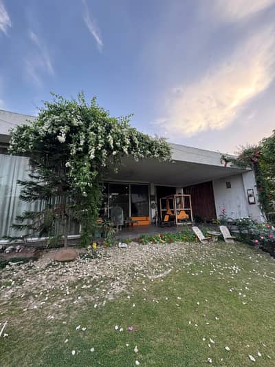 2.75 KANAL BEAUTIFULL FARMHOUSE IN MOTA SINGH