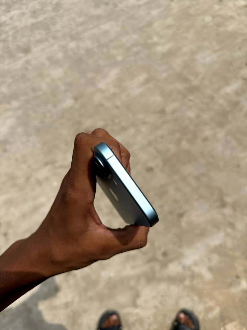 Apple iPhone 16 iCloud 2