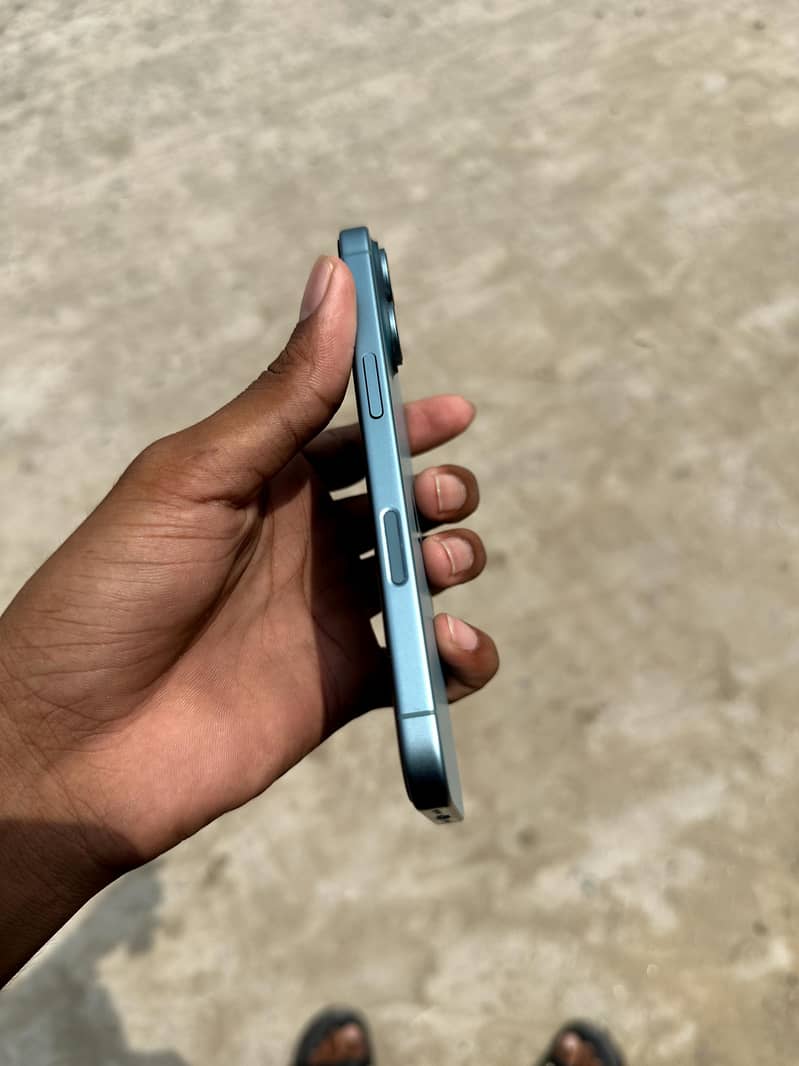 Apple iPhone 16 iCloud 3