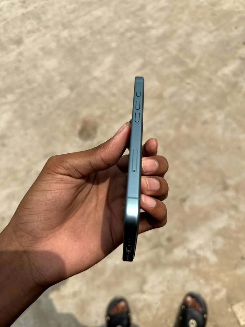 Apple iPhone 16 iCloud 4