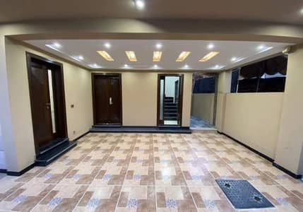 SECTOR F1 10 MARLA SLIGHTLY USED HOUSE FOR SALE PROPER DOUBLE UNIT GASS INSTALLED FIVE MASTER BEDROOMS